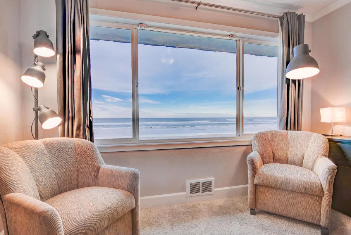 Luxurious Oceanfront Suite - Sleeps 6 - Second Floor - Pool and Sauna! 3