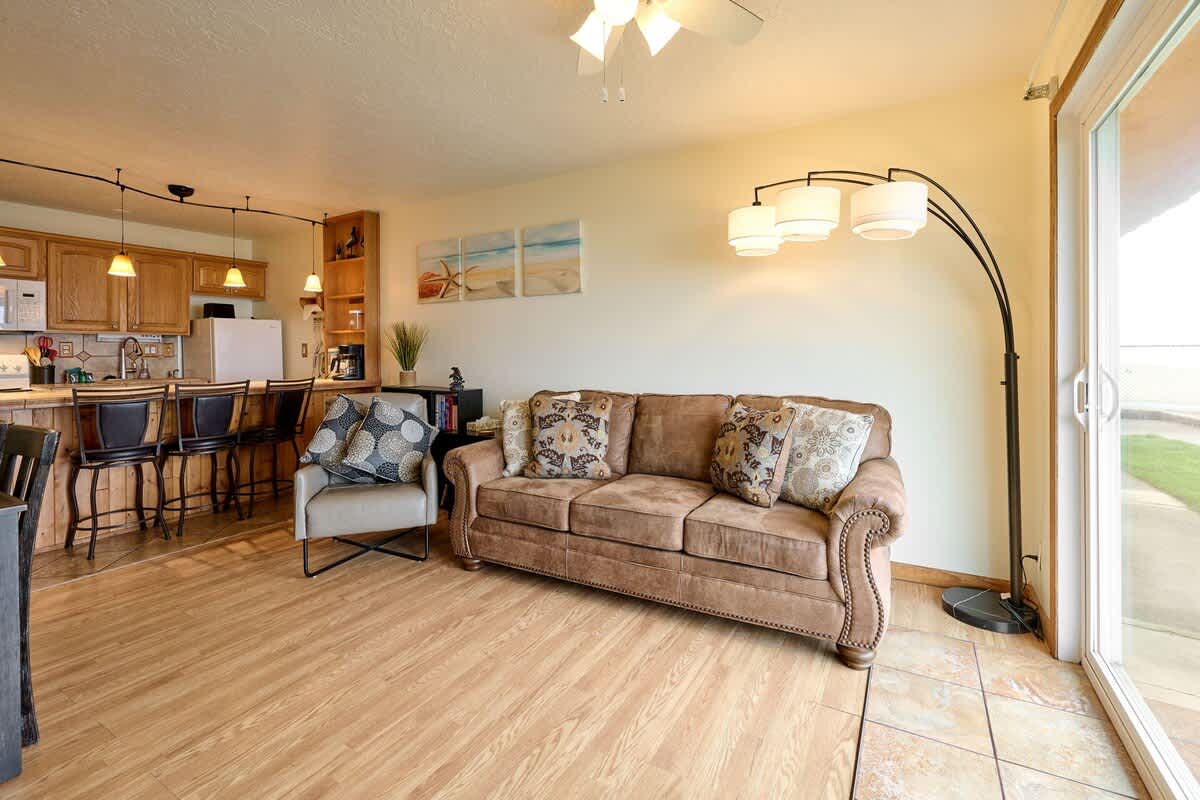 Premier Ground Floor Beachfront Condo - Sleeps 4 - Saltwater Pool! 5