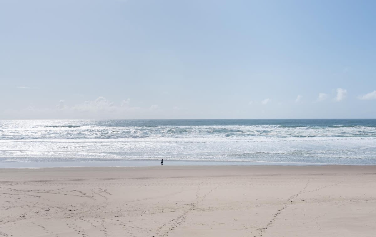 Top Floor Oceanfront Suite - Pool and Sauna - Sleeps 4! 6