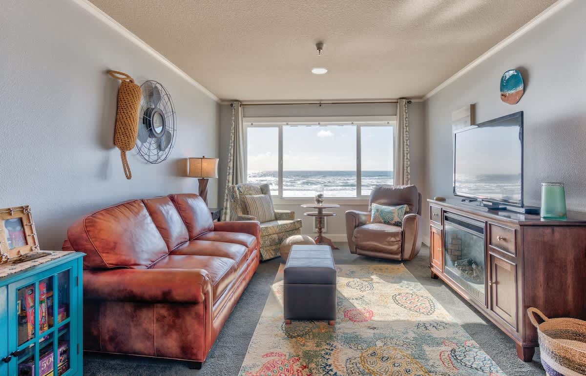 Luxury Top Floor Beachfront Super Condo -Sleeps 8! 3