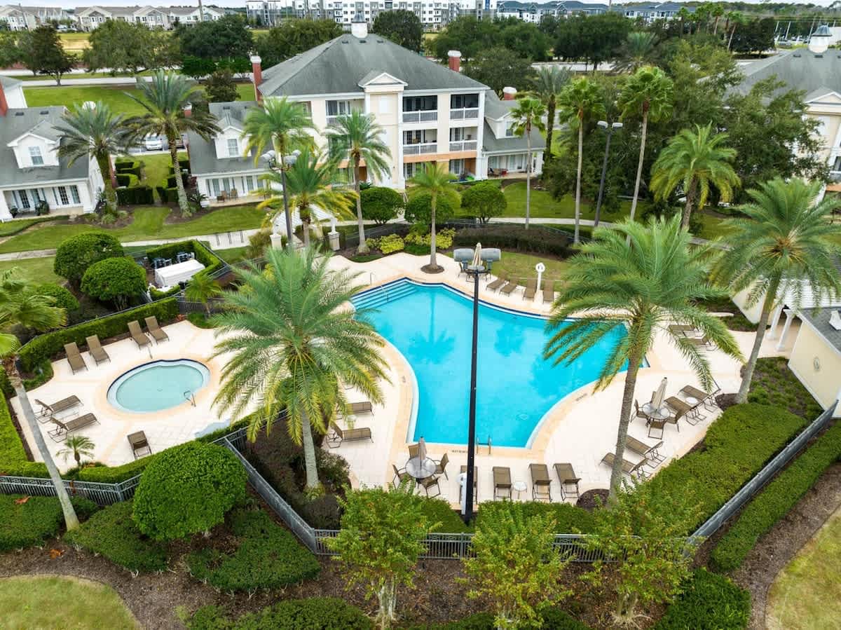 Neat condo on fabulous golf resort close to Disney 4