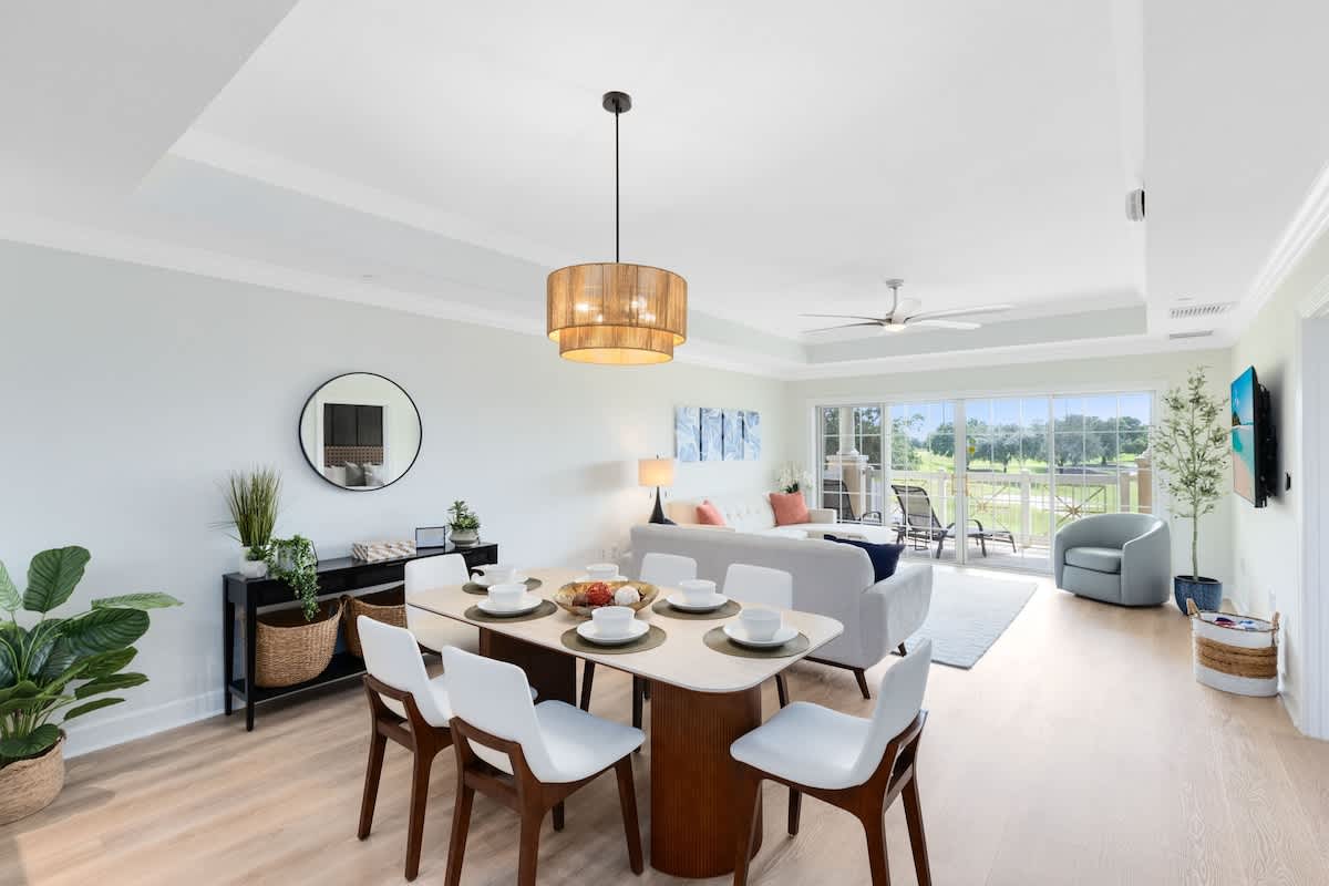 Outstanding condo with sensational views on golf r 4