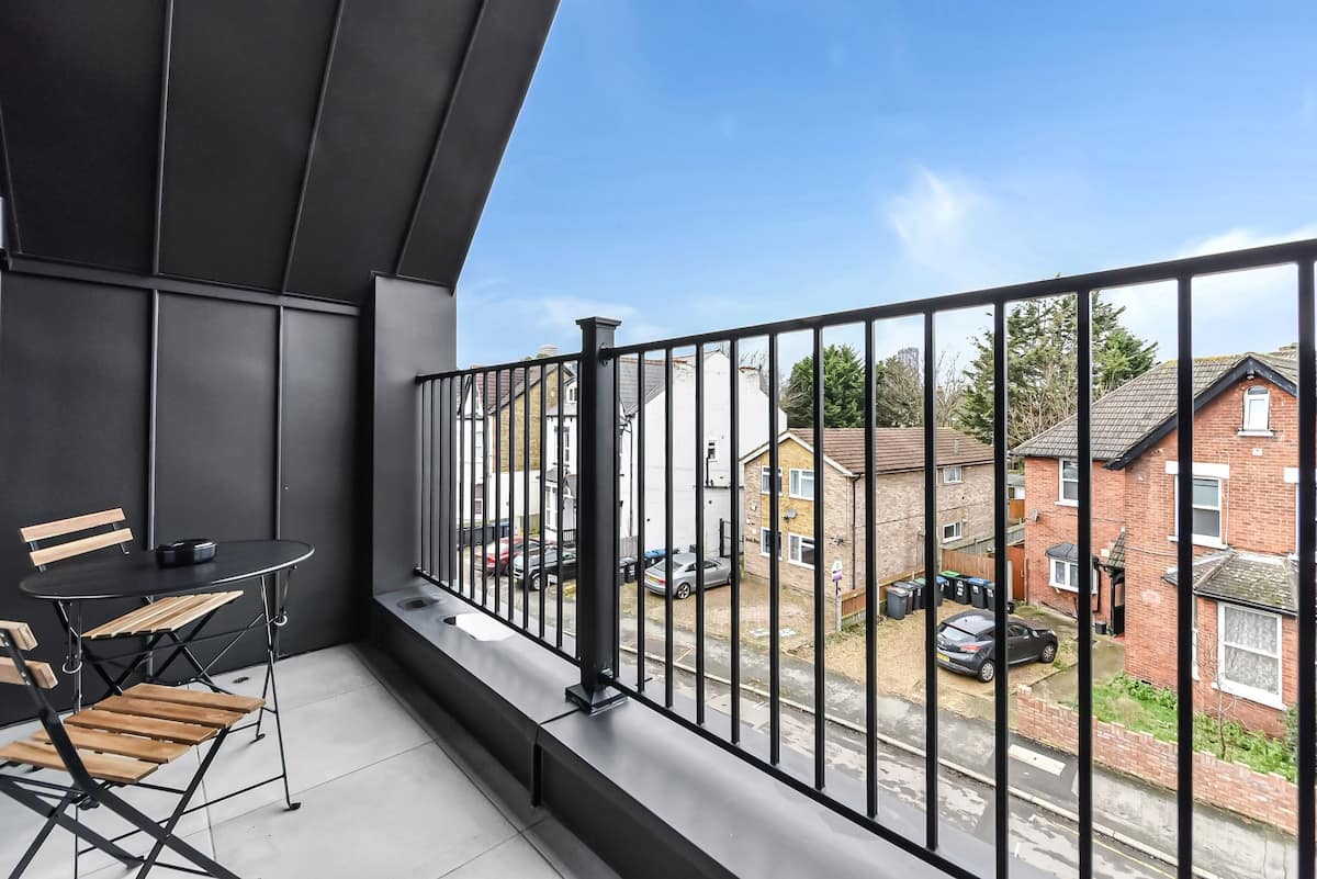 Modern 2 Bedroom Stay, Balcony, East Croydon