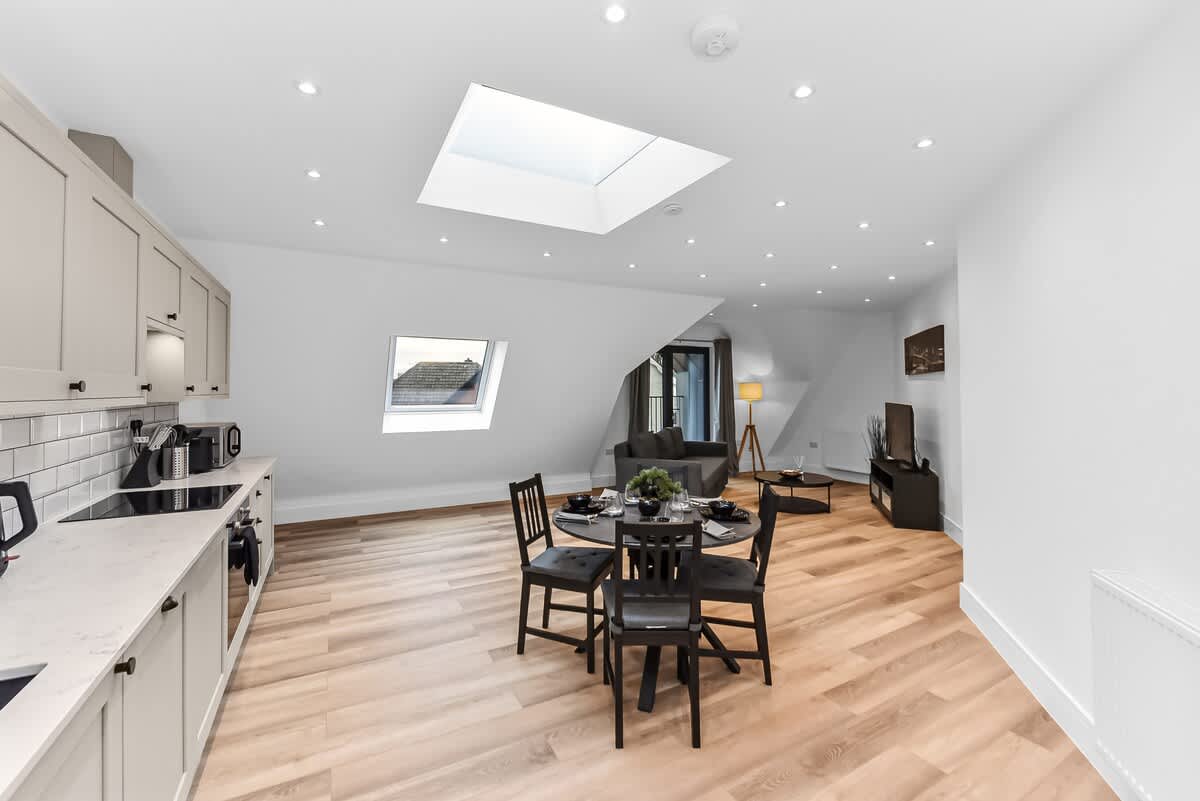 Modern 2 Bedroom Stay, Balcony, East Croydon