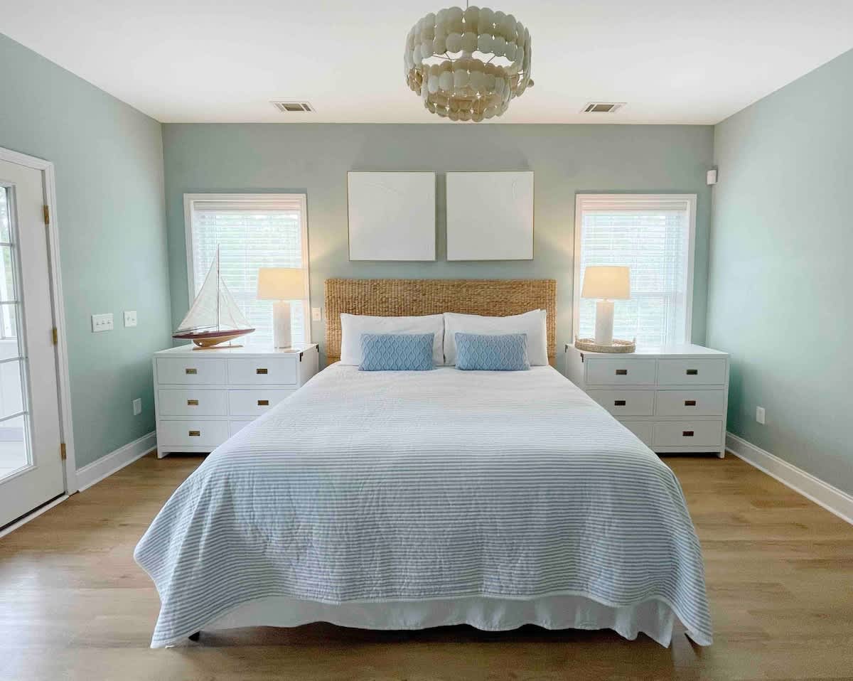 Coastal Home w Spa Midway to Historic Savannah & Tybee Beach