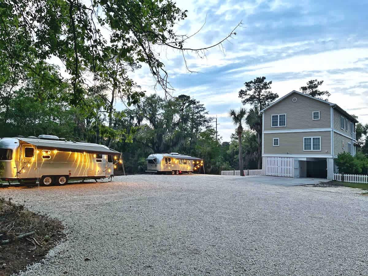 Large Home w 2 Airstream Glampers & Spa near Beach & Downtown