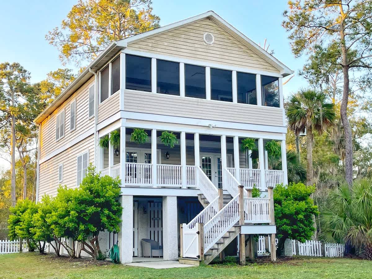 Large Home w 2 Airstream Glampers & Spa near Beach & Downtown