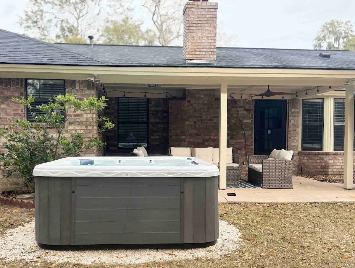 Family-Friendly Home w/ Hot Tub Near Beach