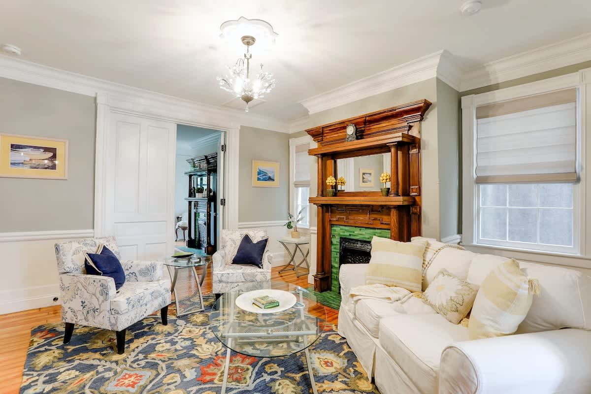 Historic 1BR Apt Steps from River & Dining