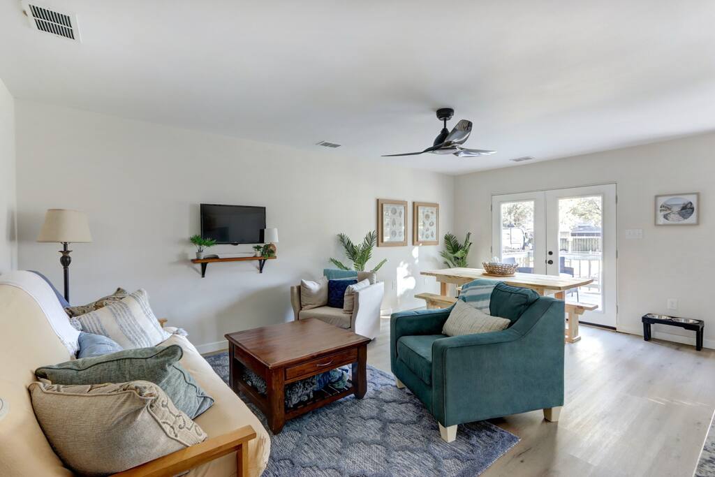 Wilmington Island Bungalow near Savannah & Tybee