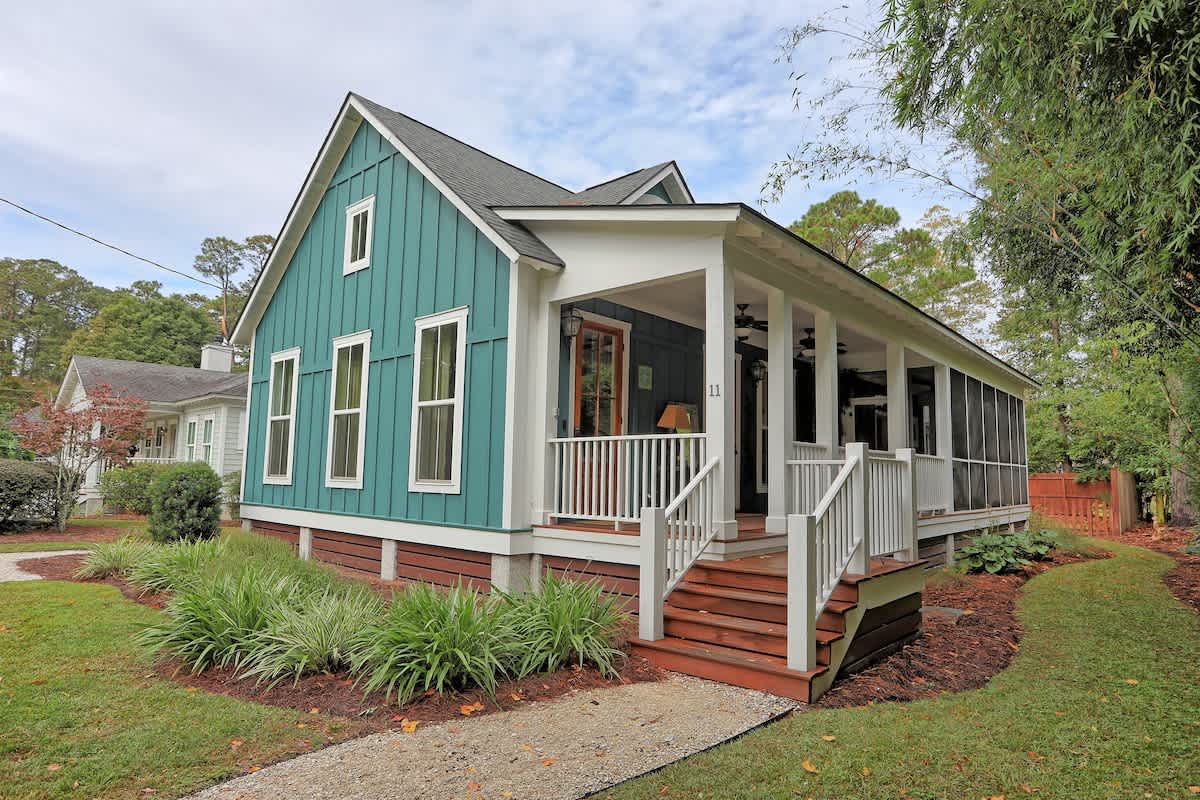 Isle of Hope Cottage w Historic Charm & Location!