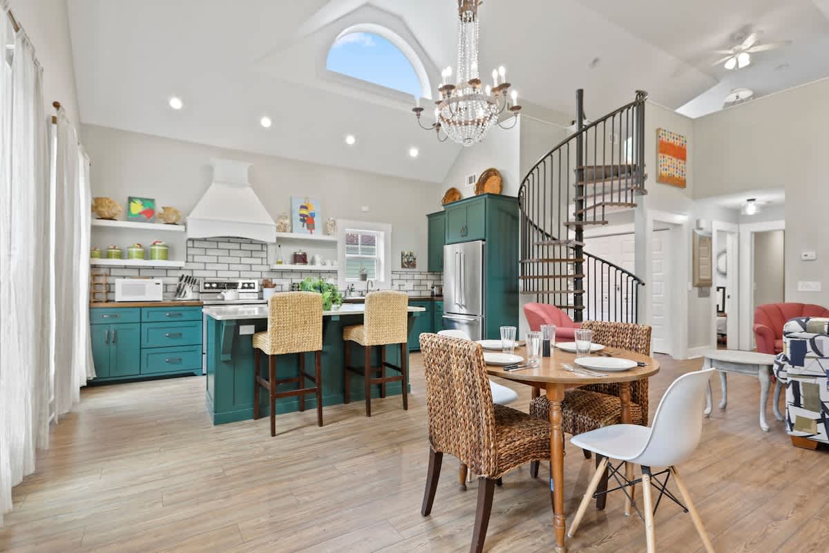 Isle of Hope Cottage w Historic Charm & Location!