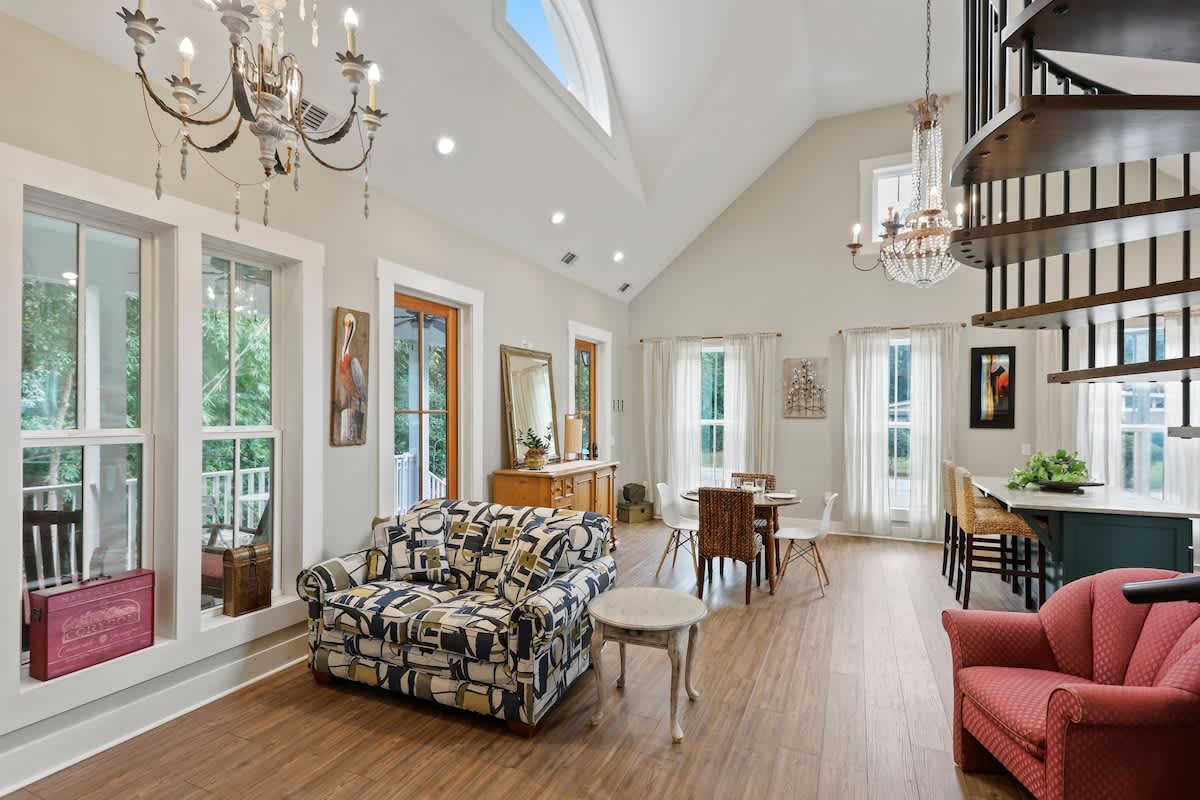 Isle of Hope Cottage w Historic Charm & Location!
