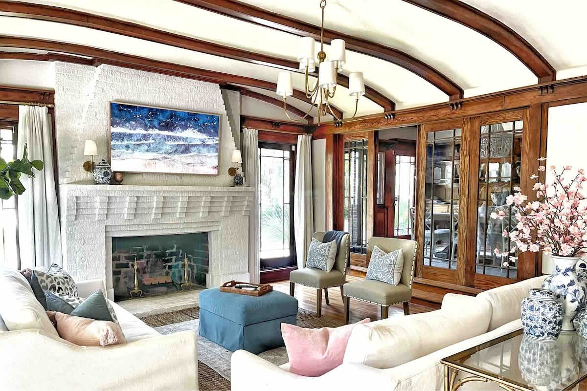 Pristine Craftsman 1900s Bungalow w Pool & Hot Tub