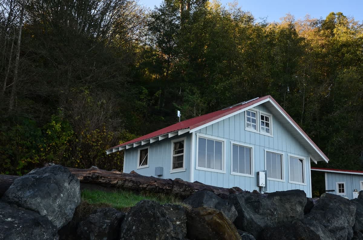 Halibut Hole Olympic Beach Cabin on the Strait of Juan De Fuca — Port Angeles, WA — vacation rental