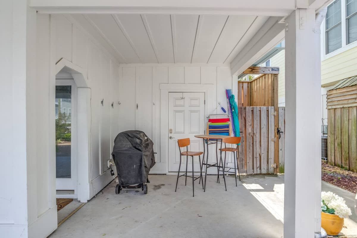 One Block to the beach 4