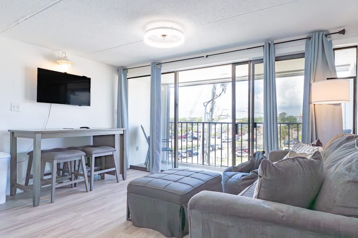 Cabana 213 on the Carolina Beach Boardwalk! 4