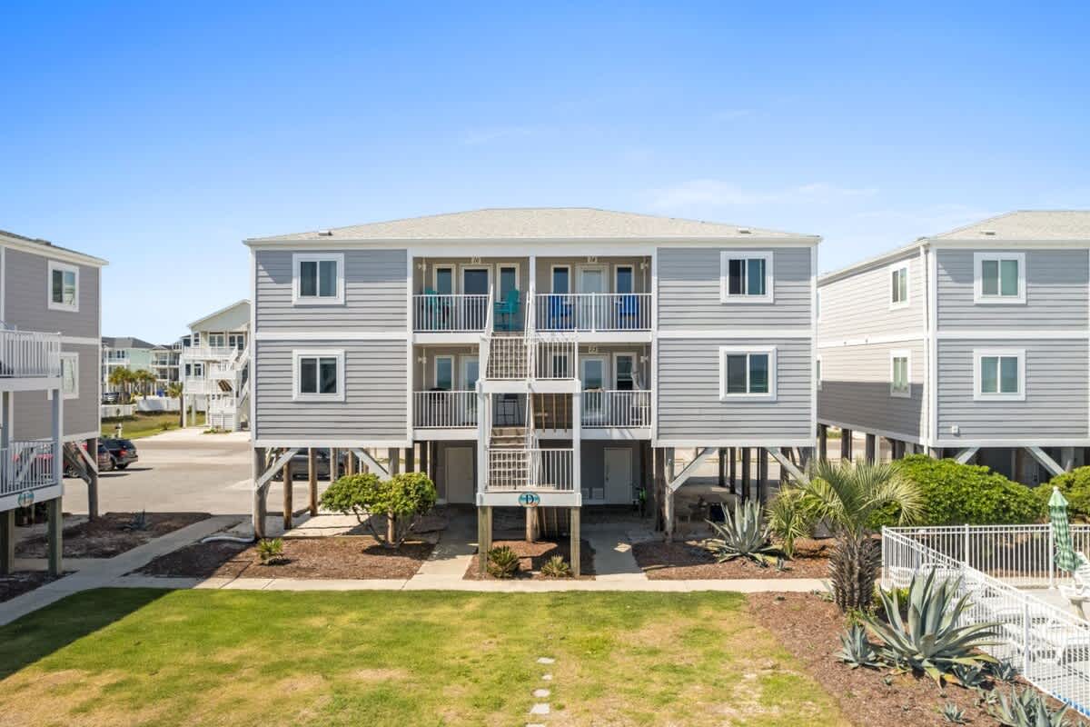 Fun times and tan lines! 4