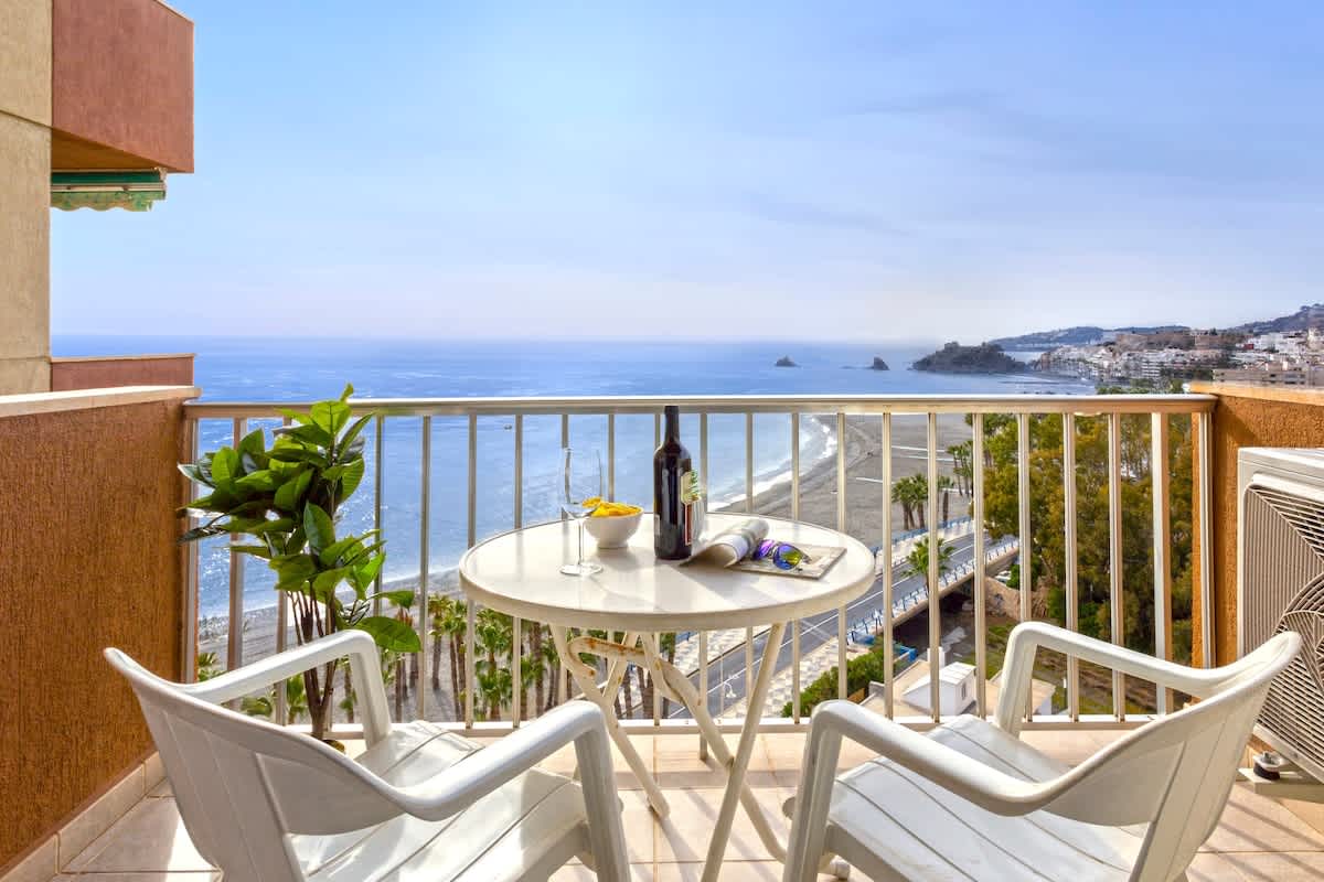 Beachfront Apartment, 4pers, El Paseo, A/C - WiFi — Almuñécar, Andalucía — vacation rental