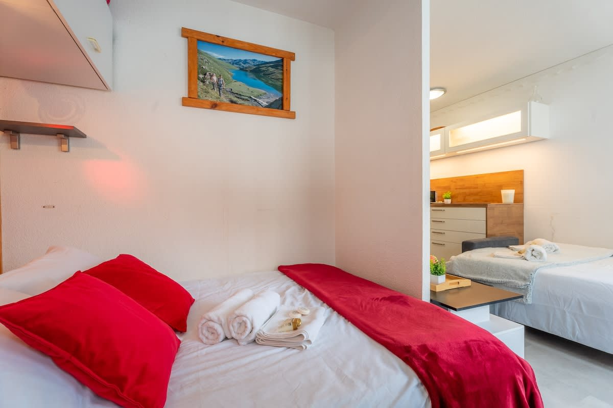 Spacious Slopefront Ski-In/ Out  — Val Thorens, Auvergne-Rhône-Alpes — vacation rental