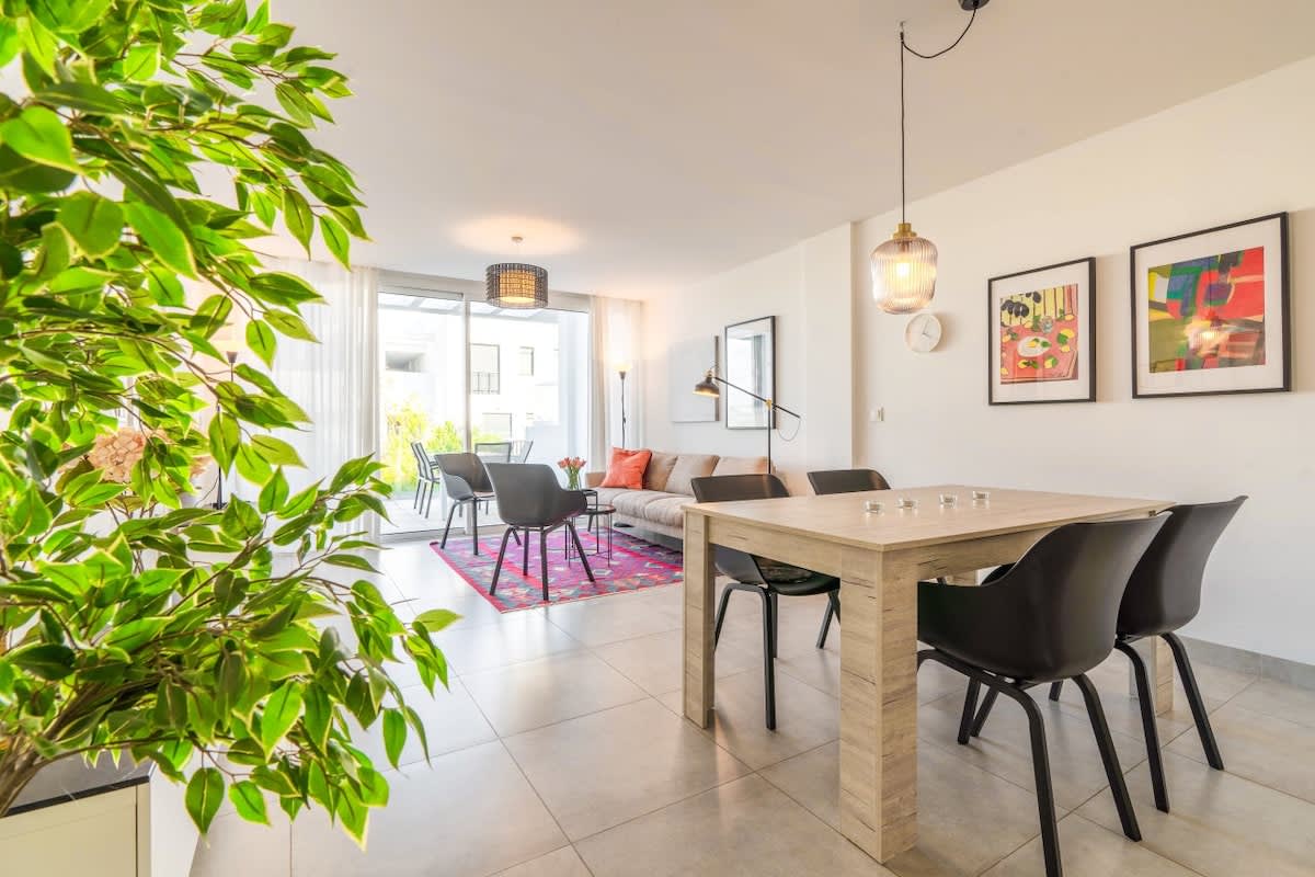 Casa Banderas, Sun-Drenched Terrace & Modern Comfort — La Cala de Mijas, Andalucía — vacation rental