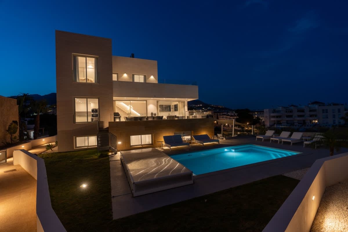 Villa Palm Beach, 5 bedroom villa with sea views and private pool — Fuengirola, Andalucía — vacation rental