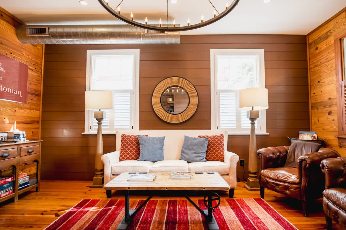Walkable, Luxury Apartment in Renovated Manor House Downtown    — Charleston, SC — vacation rental