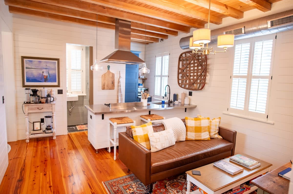 Spacious Luxury Suite, Downtown Charleston — Charleston, SC — vacation rental