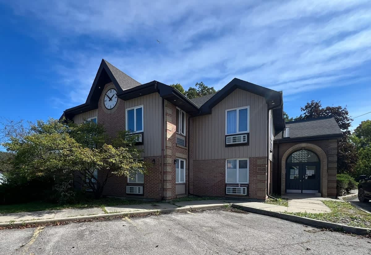 Studio hotel-suite #203 in Sutton, ON