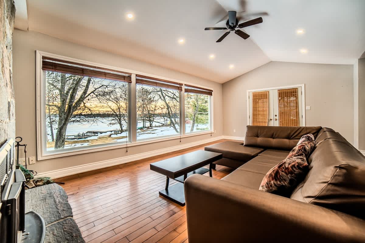 6 Bedroom Lakefront Main House #14 in Sand Bay