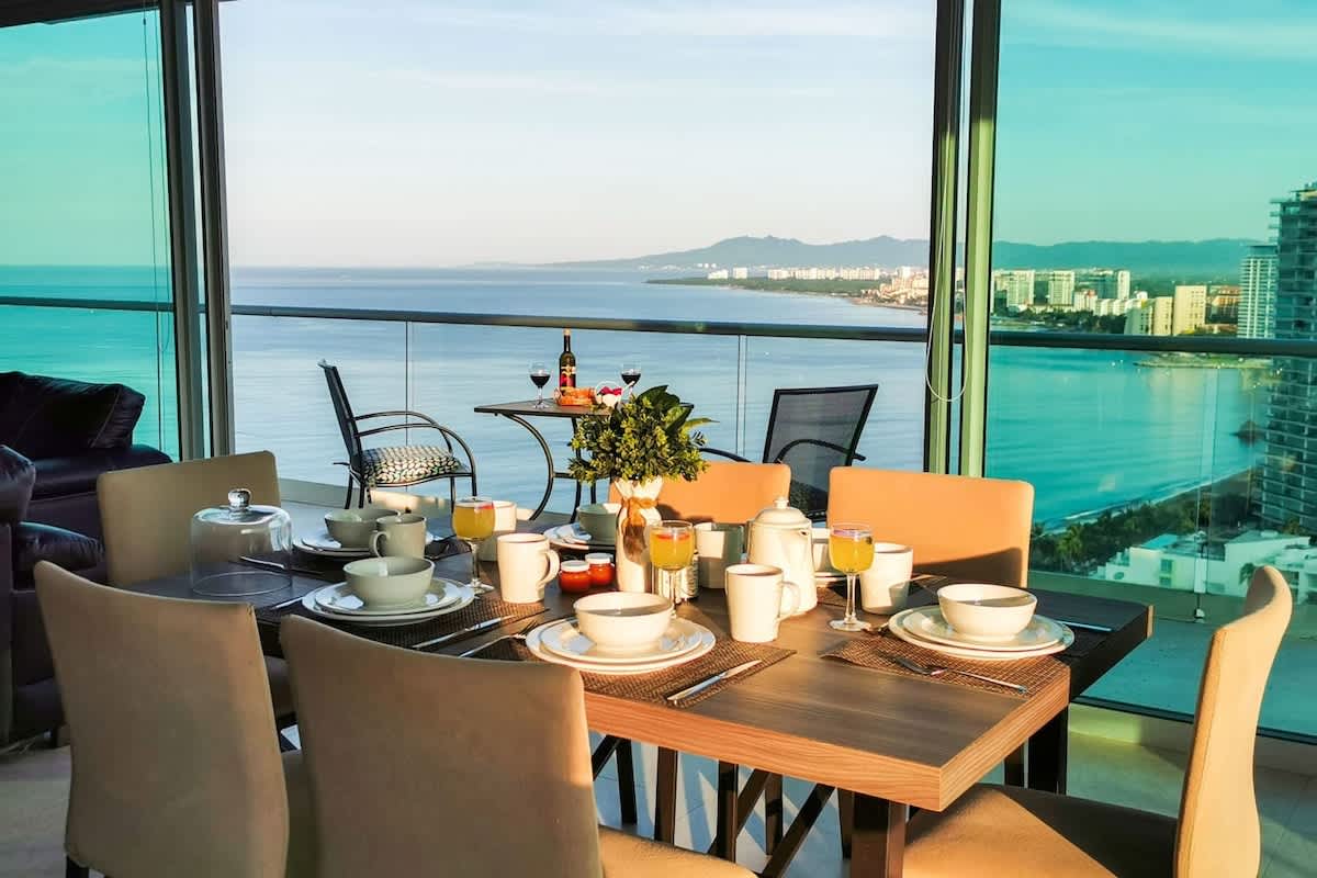 Beachfront Bliss, Gorgeous Pools in Peninsula bldg — Puerto Vallarta, Jalisco — vacation rental