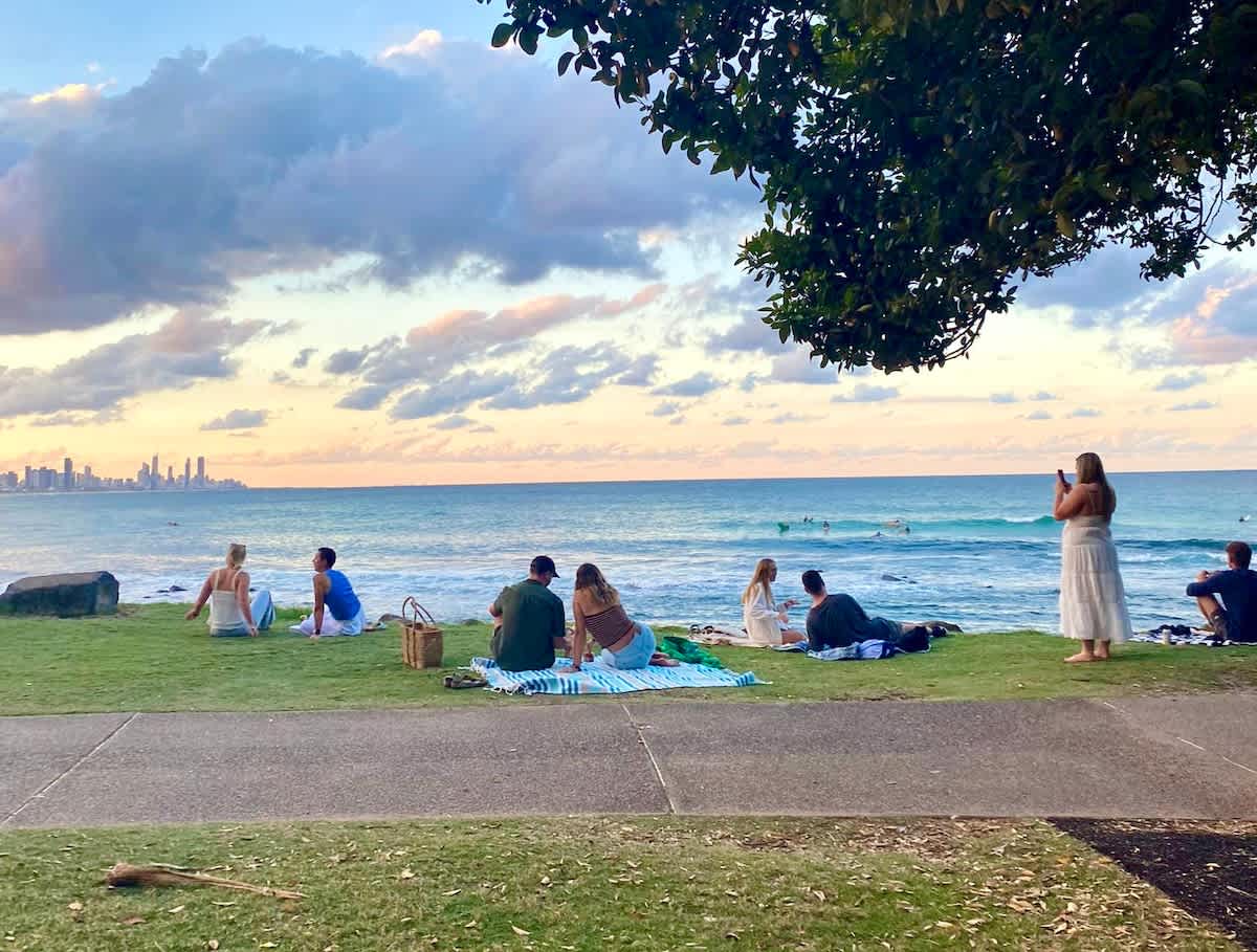 Burleigh retreat near Beach, Free Wi-Fi — Burleigh Heads, Queensland — vacation rental