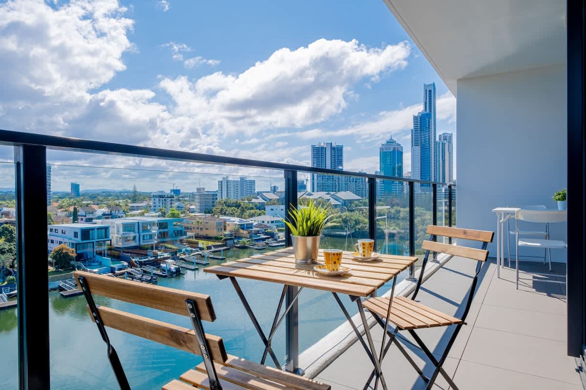 Water View Oasis: 2BR, Pool — Surfers Paradise, Queensland — vacation rental