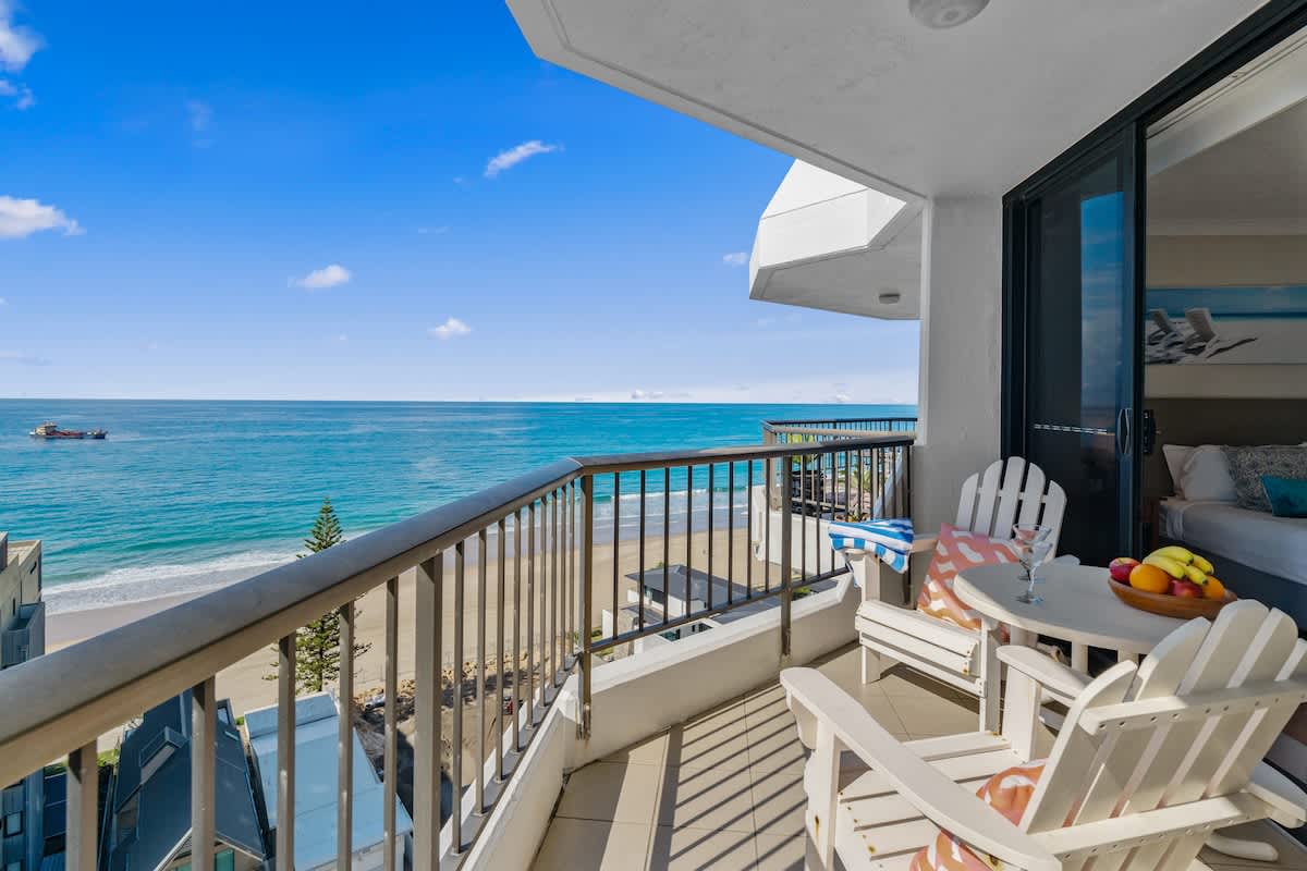 Sky High 2BR Ocean view Retreat — Main Beach, QLD — vacation rental