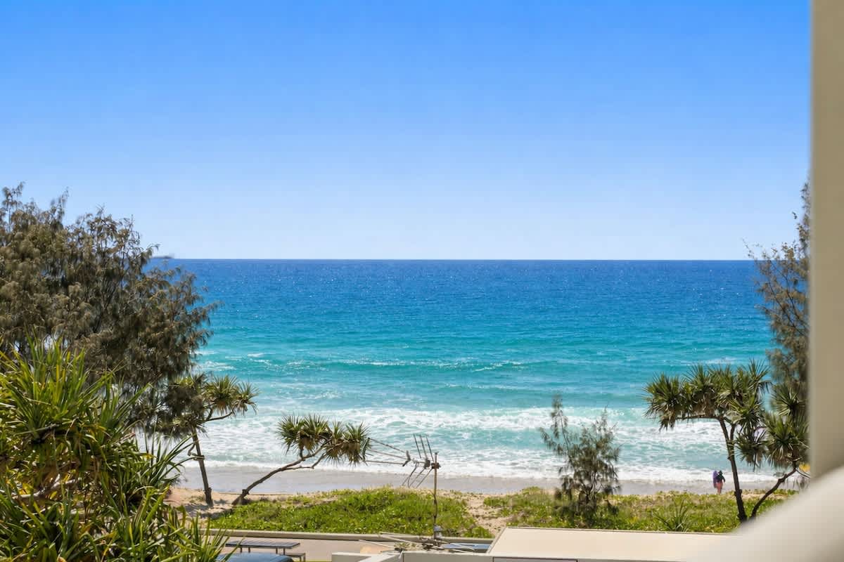 Surfers Beachside Studio Ocean View — Surfers Paradise, Queensland — vacation rental