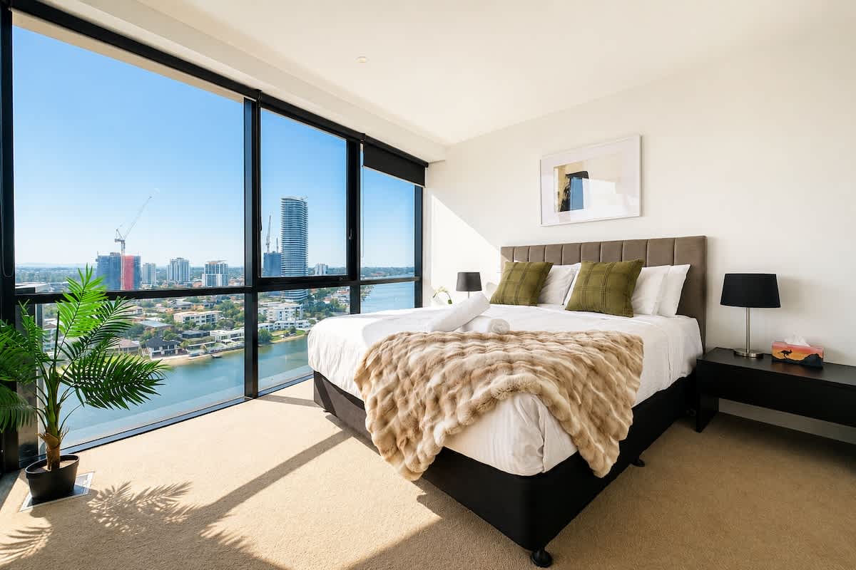 Circle 2BR Family Retreat:Spa,Sauna & Pool — Surfers Paradise, Queensland — vacation rental
