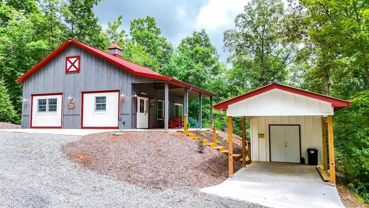 Knollwood Barndominium — Mineral Bluff, GA — vacation rental
