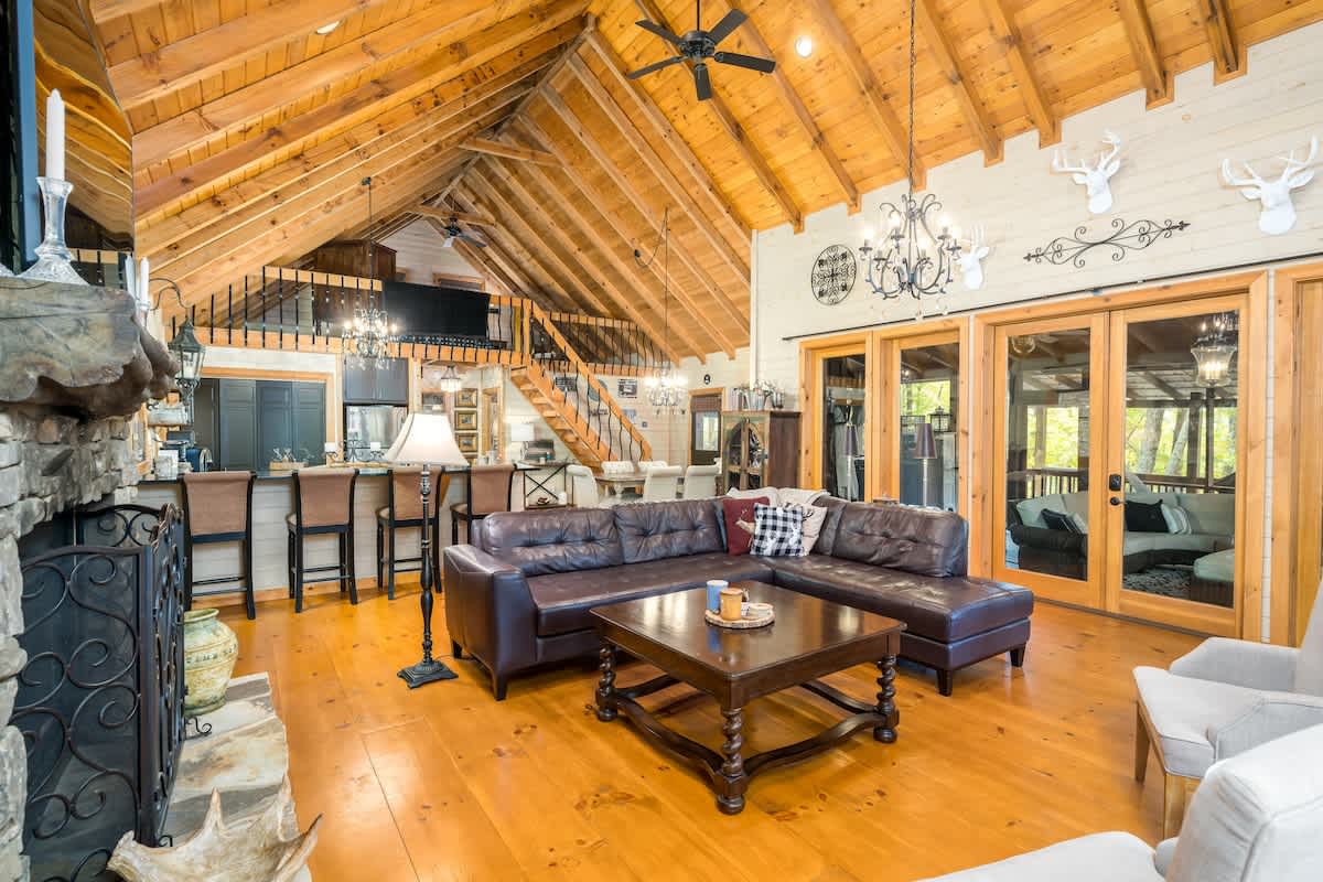 Laurel Mountain Chalet — Blue Ridge, GA — vacation rental