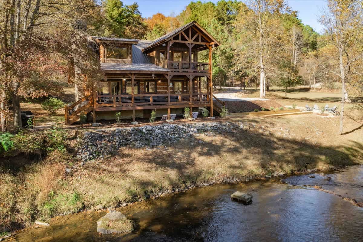 Cabin on Water  Scenic Fly Fishing Firepit Games — Mineral Bluff, GA — vacation rental