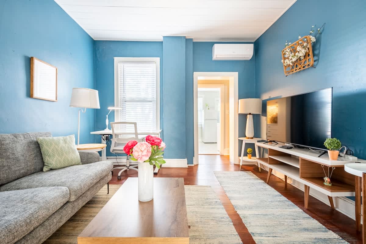 Gorgeous APT w King Bed full kitchen prvt laundry — Wilmington, DE — vacation rental