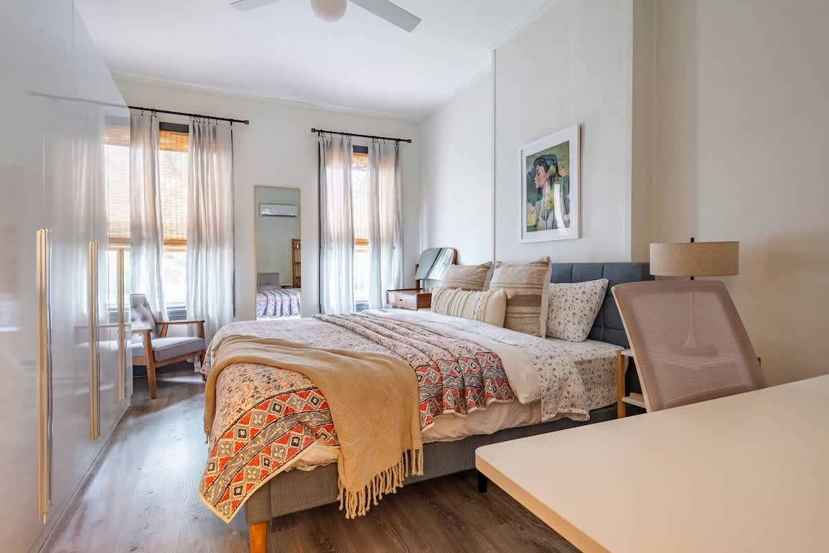 High end 1B apt, laundry, 10ft ceilings, king bed — Wilmington, DE — vacation rental