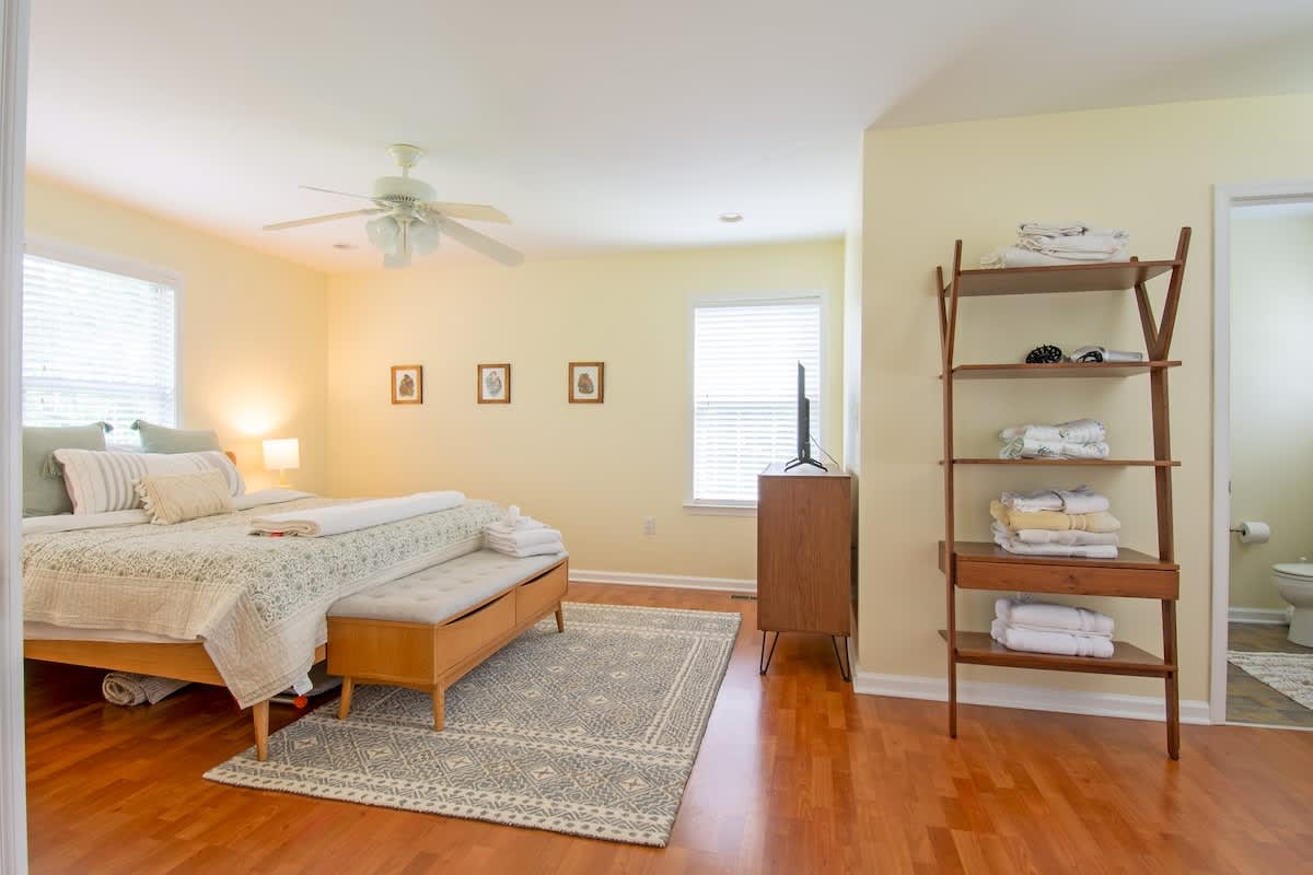 Idyllic carriage house private 2 car garage W/D — New Castle County, DE — vacation rental