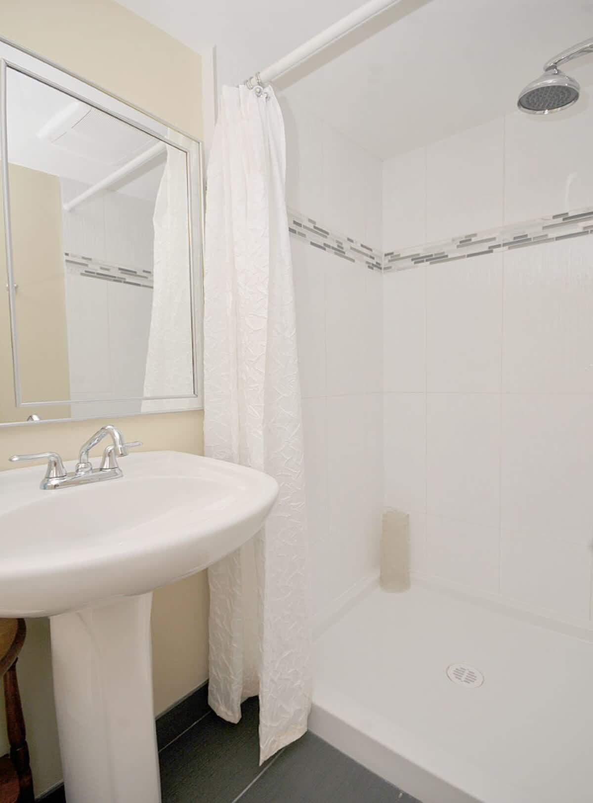 Full bathroom on the main floor.