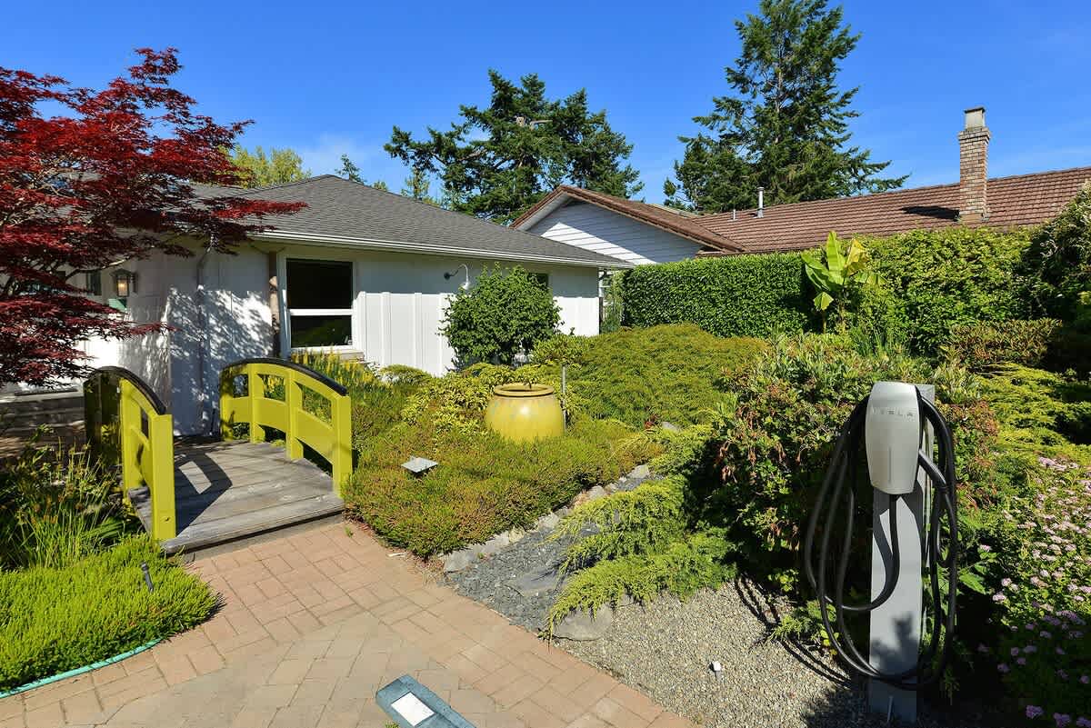 Front house entrance with Zen styled garden.