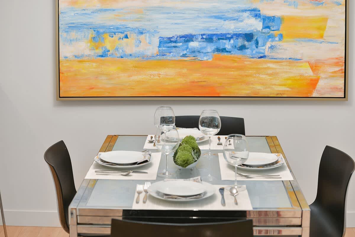 Dining space for 4.