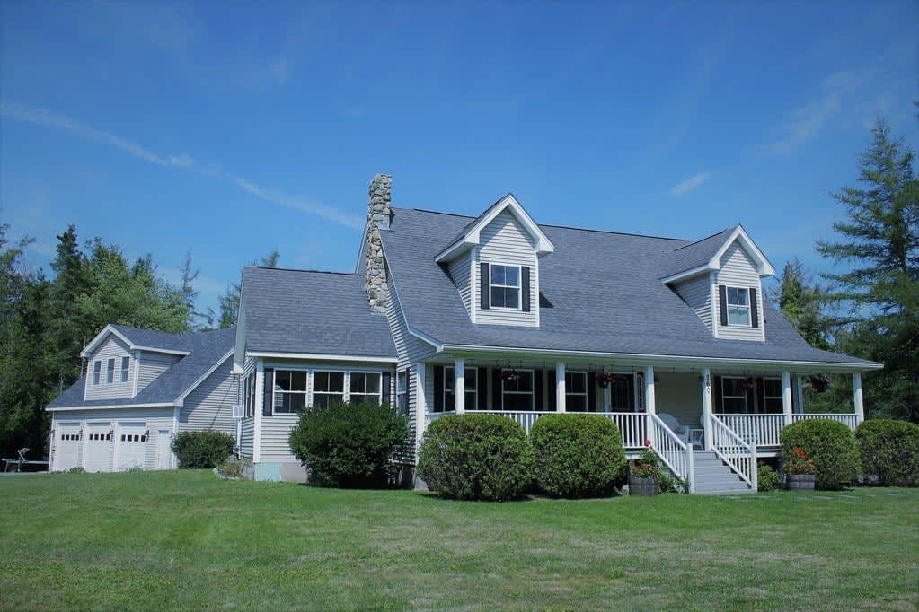 Charming Beach House - Fire Pit & Jetted Tub — Hancock, ME — vacation rental