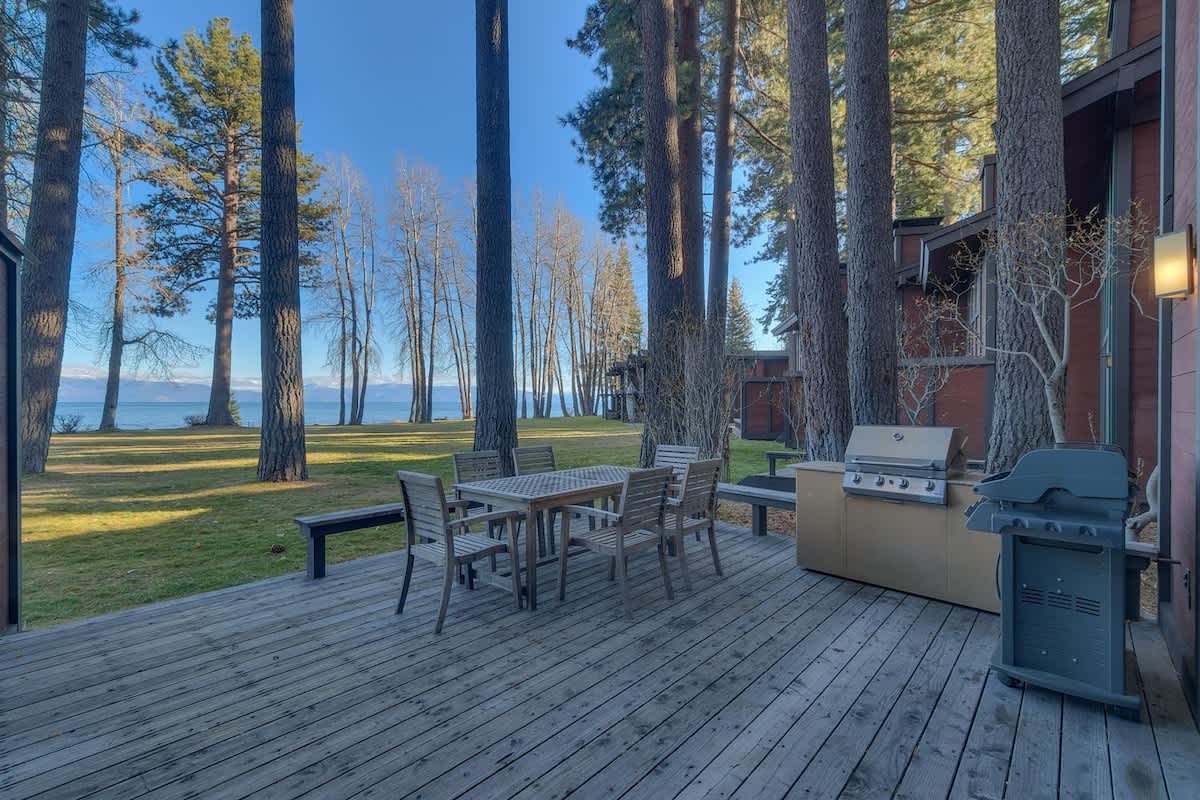 6-8 Miles to Palisades|Alpine|Homewood|Walk to TC — Tahoe City, CA — vacation rental