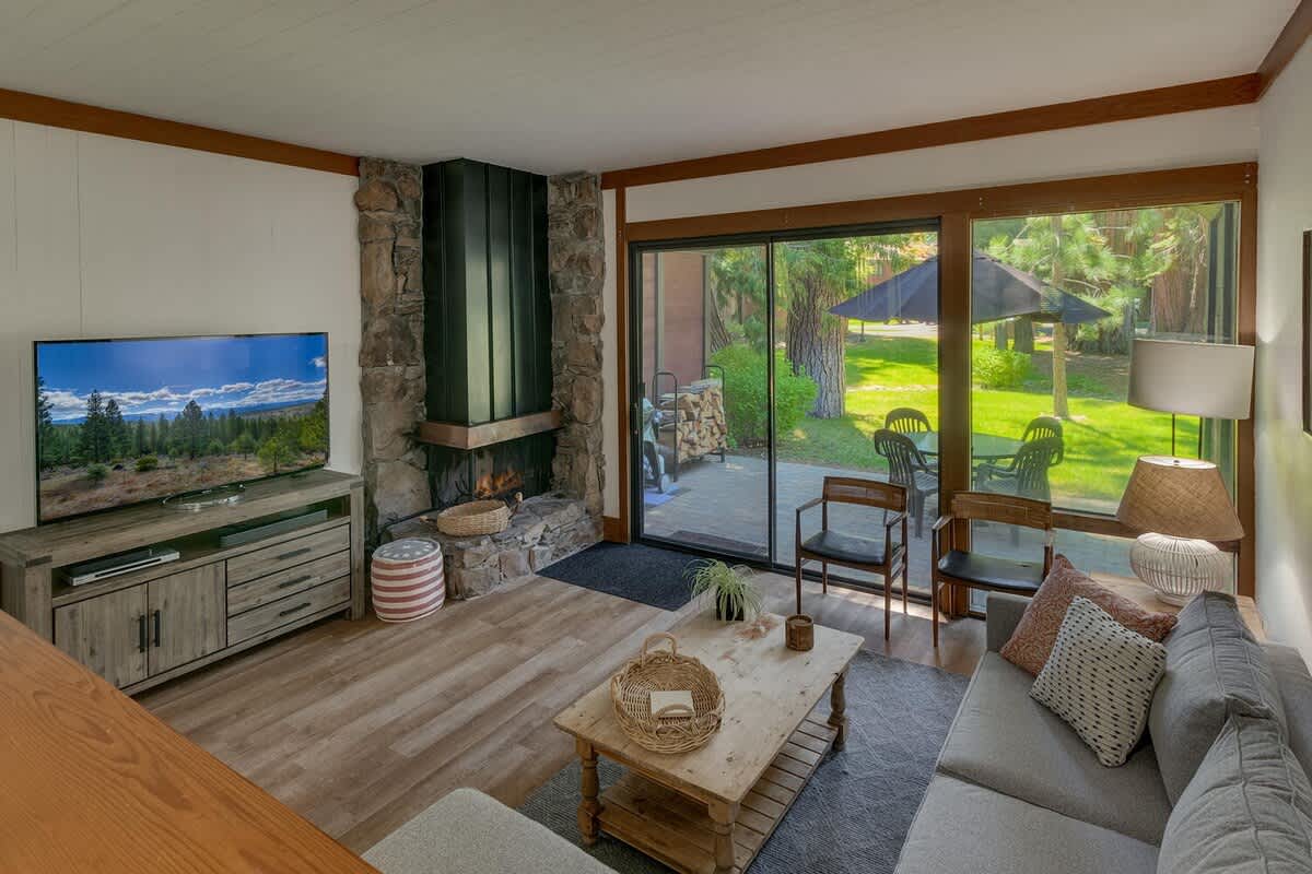 6-8 Miles to Palisades|Alpine|Homewood|Walk to TC — Tahoe City, CA — vacation rental