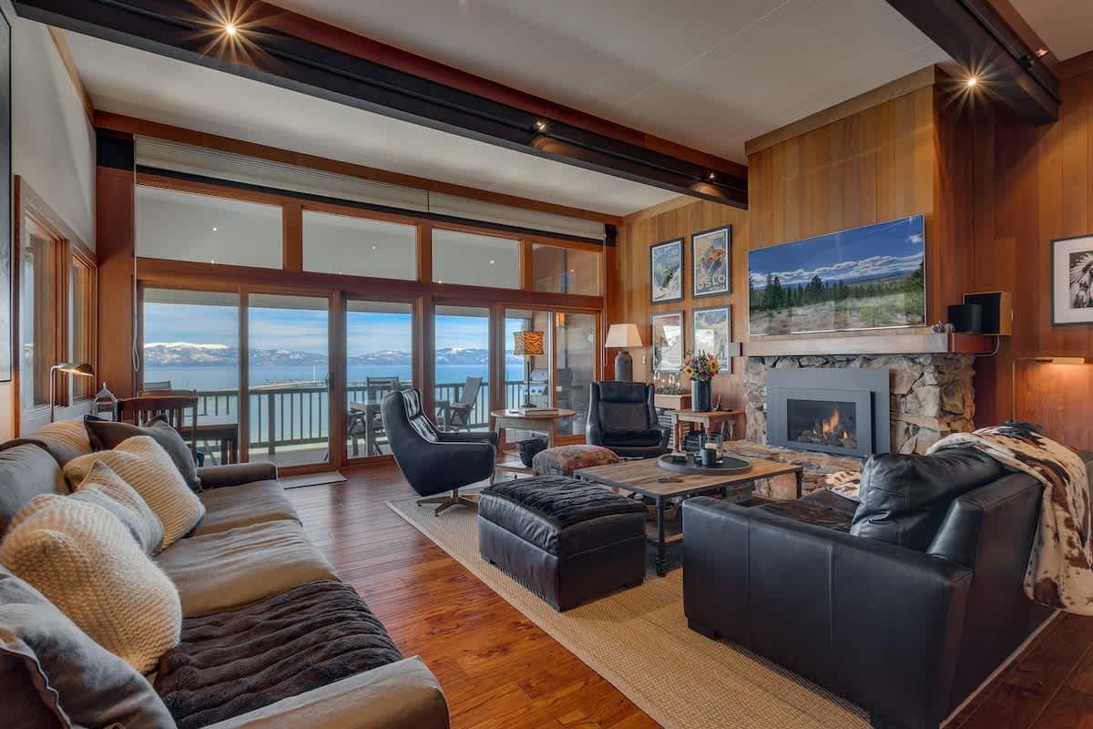 6-8 Miles to Palisades|Alpine|Homewood|Walk to TC — Tahoe City, CA — vacation rental