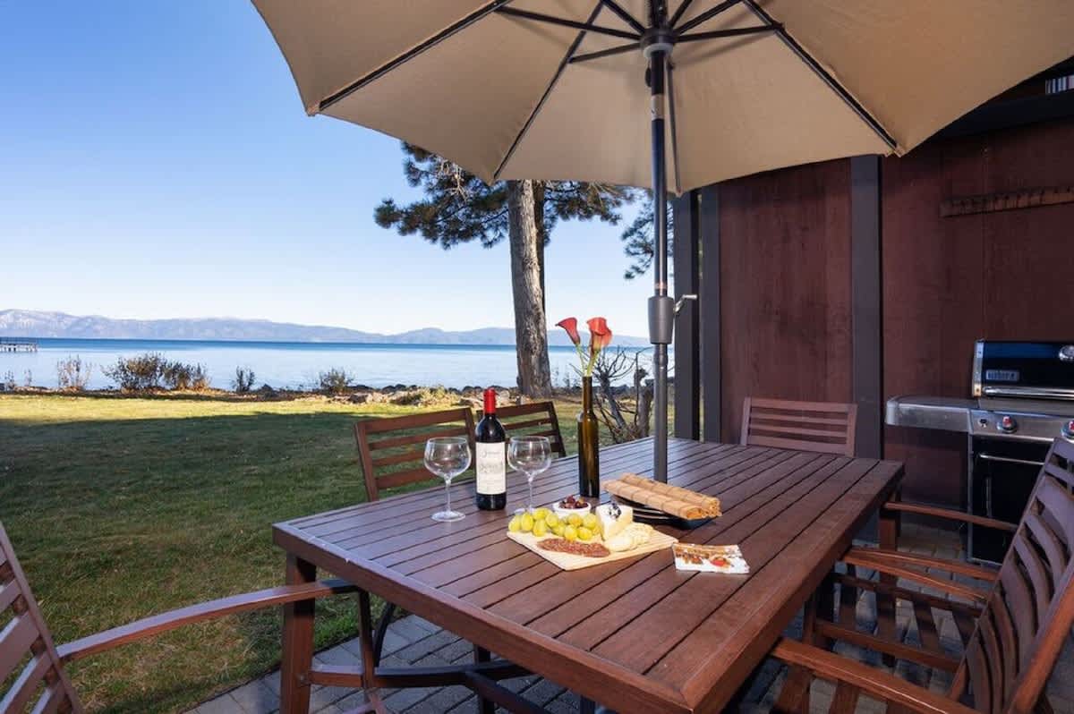 6-8 Miles to Palisades|Alpine|Homewood|Walk to TC — Tahoe City, CA — vacation rental